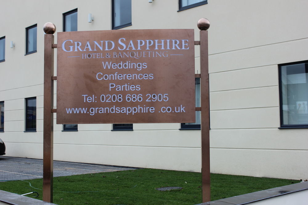 Grand Sapphire Hotel & Banqueting Croydon Exterior photo