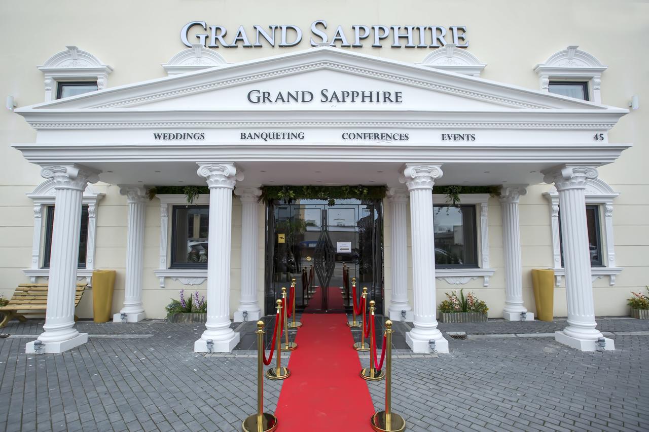 Grand Sapphire Hotel & Banqueting Croydon Exterior photo