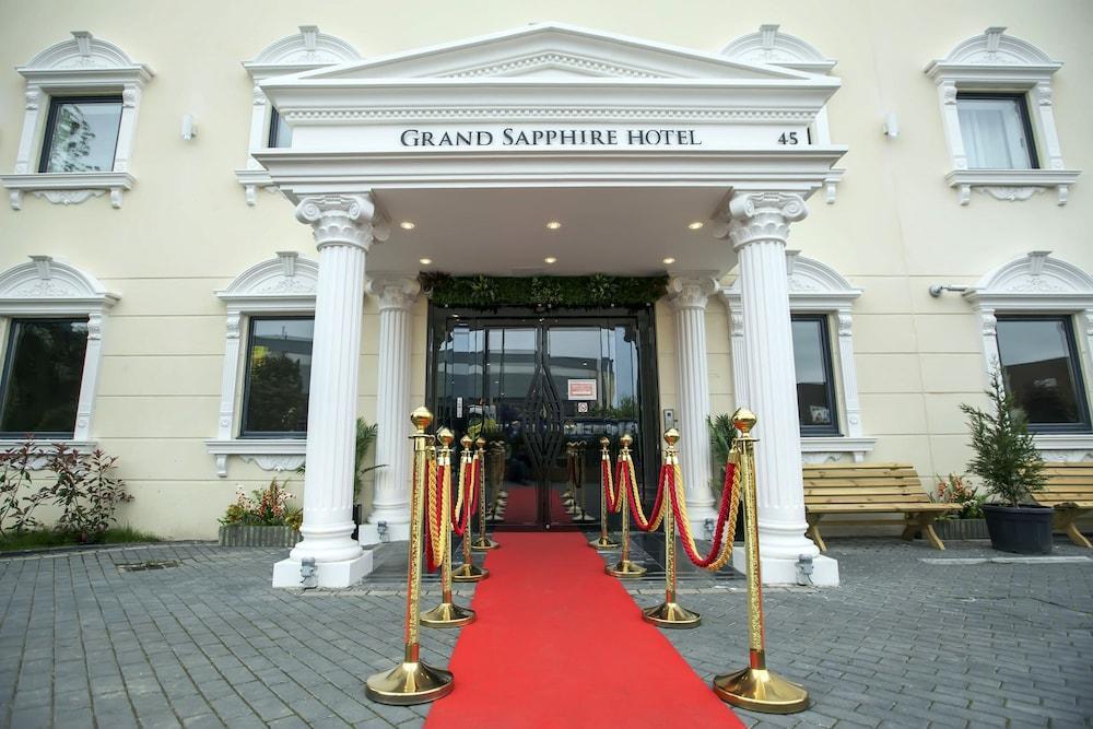 Grand Sapphire Hotel & Banqueting Croydon Exterior photo